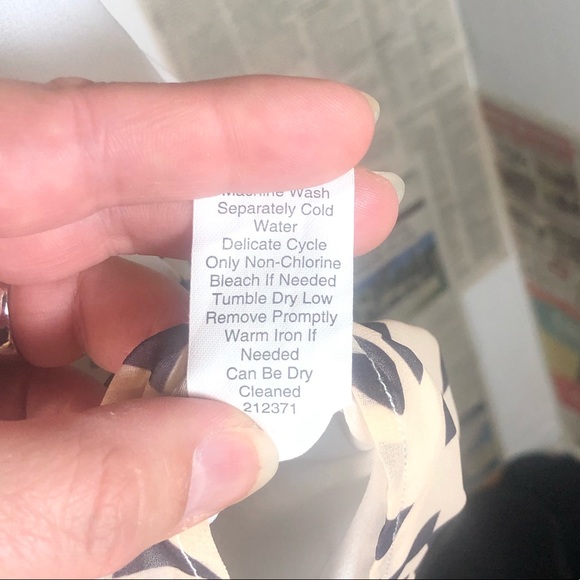 Cabi Ladylike Tunic sleeveless top - Picture 7 of 11